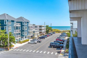 Family-Friendly Condo Steps From Beach with Ocean-View